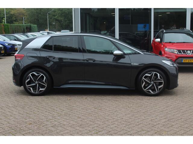 Volkswagen ID.3 First Plus 58 kWh SOH 92,5% / Camera / Keyless / Matrix LED / Interieurvoorverwarming / 19'' / DAB / 19'' / Navigatie / ACC
