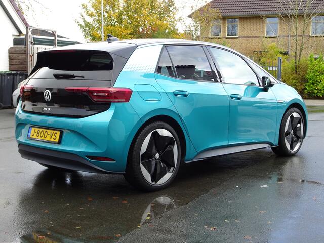 Volkswagen ID.3 First Max 58 kWh Automatische airco, panorama dak, trekhaak, achteruitrijcamera, massage stoelen, velgen 20 inch, head up display, enz.