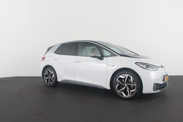 Volkswagen ID.3 First Plus 58 kWh > 204pk/Camera/Matrix-LED/Glacier White met zwart dak
