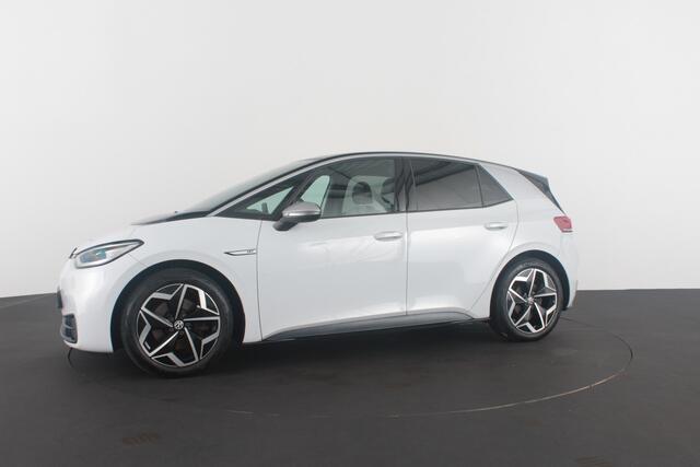 Volkswagen ID.3 First Plus 58 kWh > 204pk/Camera/Matrix-LED/Glacier White met zwart dak