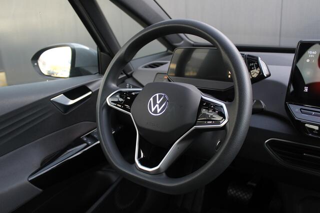 Volkswagen ID.3 Pure 45 kWh | Incl. 12 maanden garantie | Apple Carplay/Android Auto | Navigatie | Climate control | Cruise control adaptief | Lichtmetalen velgen | Parkeersensoren | Bluetooth | Airco
