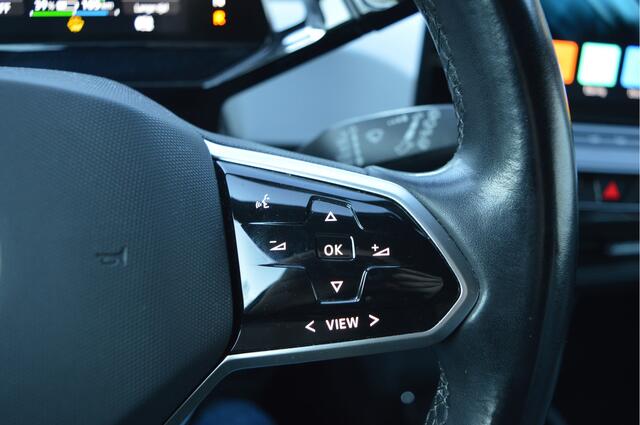Volkswagen ID.3 First Plus 58 kWh NL-Auto / 19" / Led matrix / Clima / Keyless / Apple,android