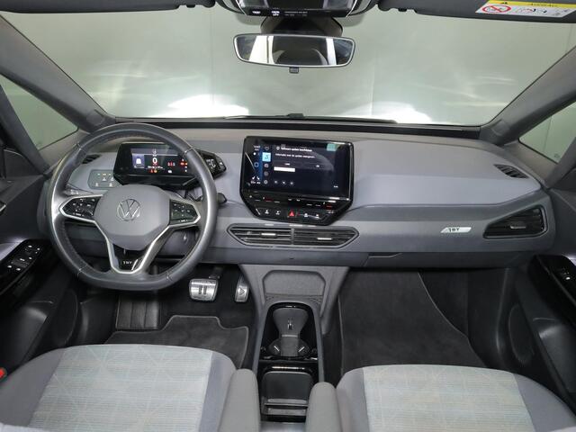 Volkswagen ID.3 First 58 kWh 204 pk | Navigatie | Parkeersensoren | Adaptieve cruise control | Stoelverwarming | Apple Carplay/Android Auto |