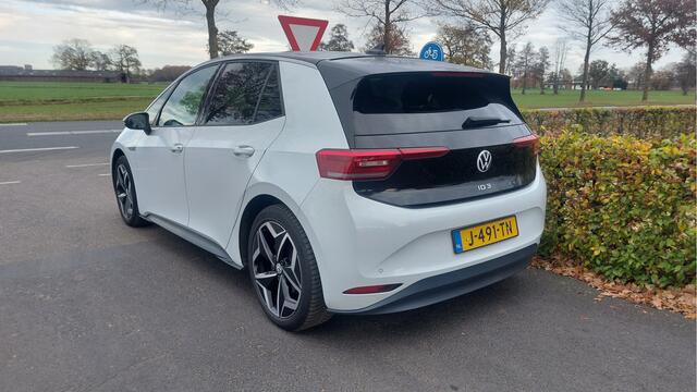 Volkswagen ID.3 First Plus 58 kWh CLIMA/NAVI/TREKHAAK BJ 2020