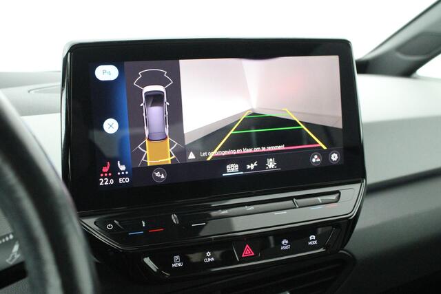 Volkswagen ID.3 First Max 58 kWh 204pk SOH 86% Steunhaak Navigatie Panoramadak Sportstoelen HUD Camera