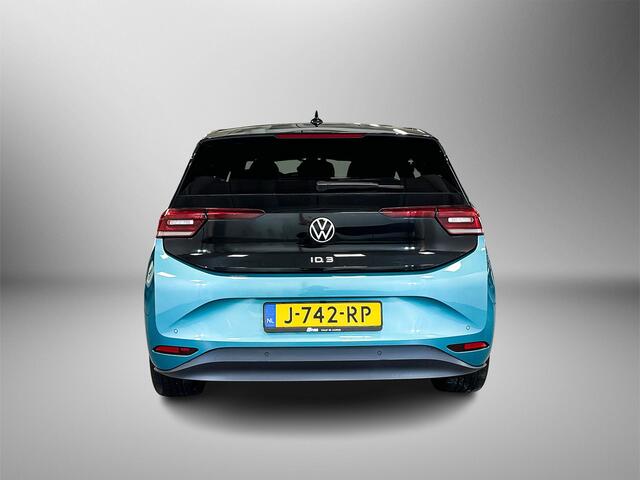 Volkswagen ID.3 First Plus 58 kWh 204pk Parkeersensor voor en achter | Achteruitrijcamera | Verwarmbare voorstoelen