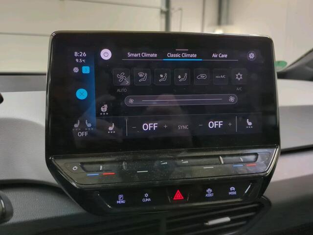 Volkswagen ID.3 First Plus 58 kWh Navigatie Apple Carplay/Android Auto Camera Parkeersensoren Adaptive Cruise Control Full LED Matrix Stoel- en stuurverwarming Lichtmetalen velgen Climate Control