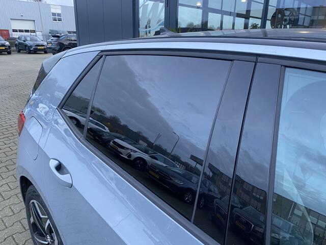Volkswagen ID.3 First Plus 58 kWh Stoelverwarming, Adaptieve Cruise & App-Connect Camera