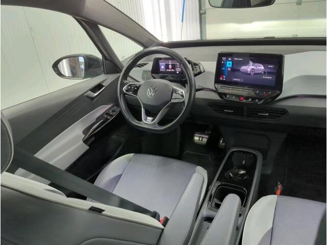 Volkswagen ID.3 First Plus 58 kWh / Trekhaak / Pdc.+Camera / Airco-ecc./ Navigatie / Xenon / Stoelverwarming /