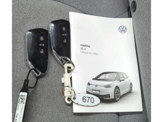 Volkswagen ID.3 First Plus 58 kWh / Trekhaak / Pdc.+Camera / Airco-ecc./ Navigatie / Xenon / Stoelverwarming /