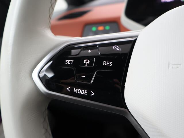 Volkswagen ID.3 First Plus 58 kWh | 204 PK | Automaat | SoH 91% | Stoelverwarming | Afneembare trekhaak | LED Matrix | 20'' LM velgen |