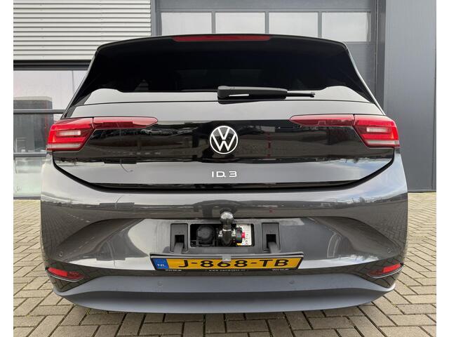 Volkswagen ID.3 First Max 58 kWh ?SOH 94.5% ?Panoramadak ?Matrix LED ?Full LED ?Stuur- Stoelverwarming ?Sfeerverlichting ?Navigatie ?Camera ?Trekhaak ?Lichtmetaal 20" ?Parkeersensoren