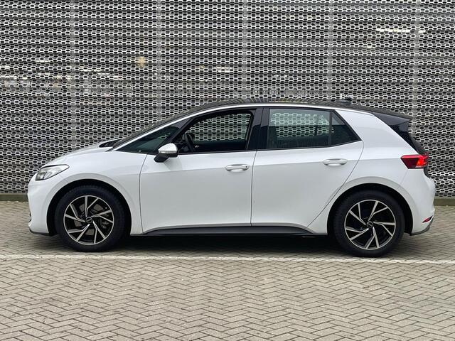 Volkswagen ID.3 Pure 170PK 52 kWh / Parkeersensoren / Stoelverwarming / 18'' LMV / VW