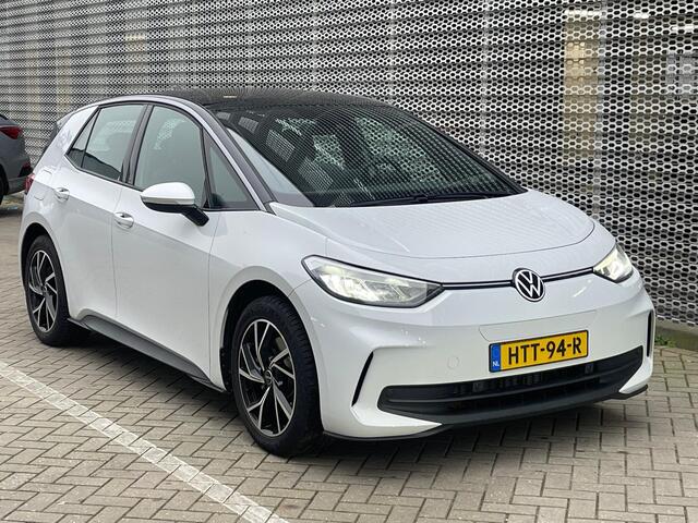 Volkswagen ID.3 Pure 170PK 52 kWh / Parkeersensoren / Stoelverwarming / 18'' LMV / VW