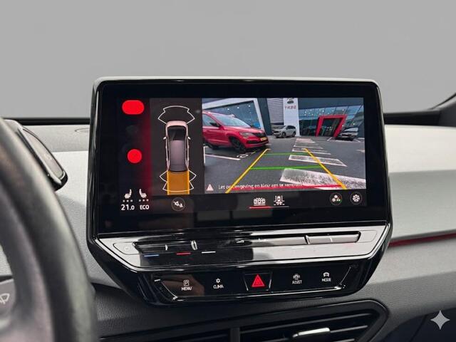 Volkswagen ID.3 First Plus 58 kWh 204PK | Climate control | Achteruitrijcamera | Stoelverwarming |