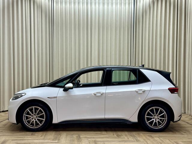 Volkswagen ID.3 Life 58 kWh *204 PK* Stoel/Stuurverwarming / Apple Carplay / Adaptive Cruise / LED / PDC / Ambiance Lighting / Org.NL!