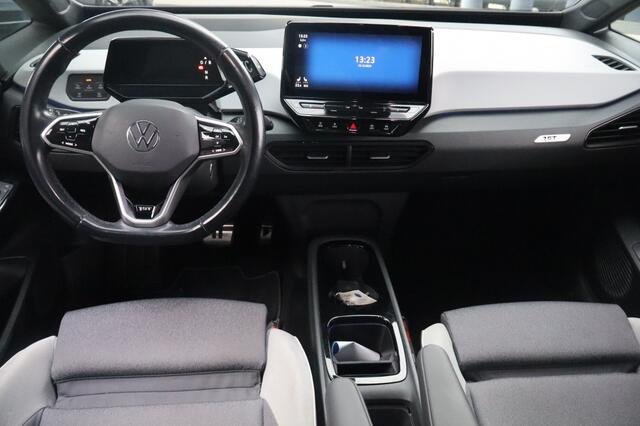 Volkswagen ID.3 First Max 58 kWh | Trekhaak | LED | Comf. Stoelen | Panoramadak