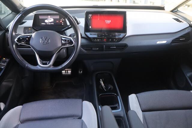 Volkswagen ID.3 First Max 58 kWh | Trekhaak | Panoramadak | LED | Stoelverwarmin