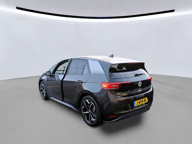 Volkswagen ID.3 First Plus 204pk 58 kWh / LED / Navigatie / Camera / App-Connect / 19" LMV
