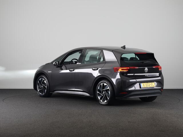 Volkswagen ID.3 First 58 kWh 204 PK | Navigatie | Parkeersensoren | Stoelverwarming | Apple car play / android auto