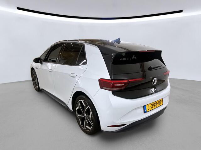 Volkswagen ID.3 First Plus 58 kWh / CAMERA/ PARK. SENSOREN/ IQ. LIGHT/ DIGITAL DASHBOARD/ APP CONNECT/ BLUETOOTH/ NAVI/ CLIMA/ 19" LMV