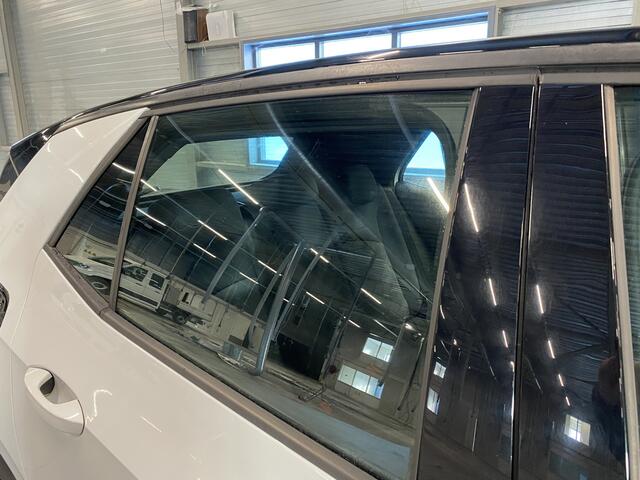 Volkswagen ID.3 Life 58 kWh Stoelverwarming, Adaptieve Cruise & App-Connect