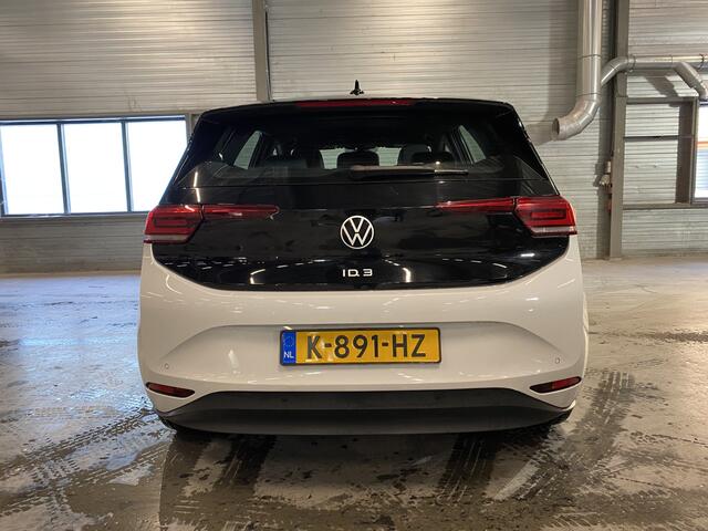 Volkswagen ID.3 Life 58 kWh Stoelverwarming, Adaptieve Cruise & App-Connect