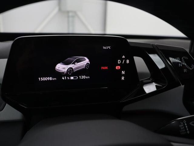 Volkswagen ID.3 First Plus 58 kWh | Stoel & stuurverwarming | Camera | Adaptive cruise | Sfeerverlichting | Carplay | Navigatie | Matrix LED | Parkeerhulp | Sfeerverlichting | Climate control
