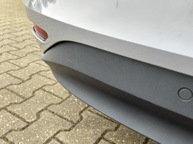 Volkswagen ID.3 First Plus 58 kWh SOH 92% Stoelverwarming, App-Connect, Camera & Adaptieve Cruise