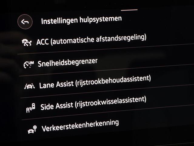 Volkswagen ID.3 First Max 204pk 58 kWh · Steunhaak · Glazendak · Camera · Apple/Android Car Play · Dodehoek Detectie · 20'' Inch ·