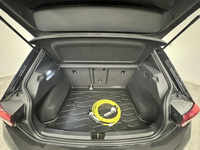 Volkswagen ID.3 First Plus 58 kWh | Camera | Carplay |