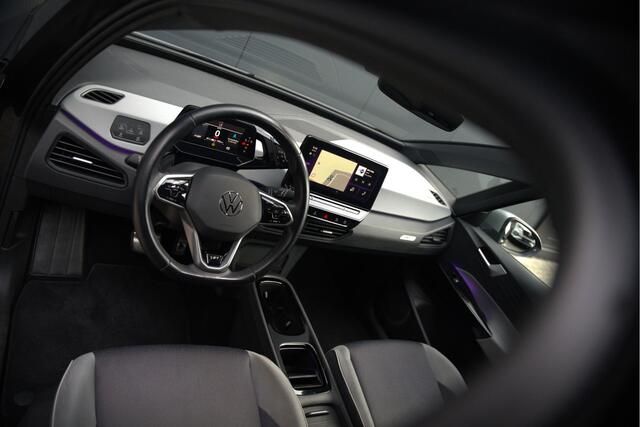 Volkswagen ID.3 First Plus 58 kWh | Stoelverwarming | Stuurverwarming | Camera | Adaptive Cruise Control | Navigatie | Keyless | Parkeersensoren | LED | Apple Carplay | BTW | NAP |