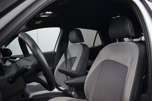 Volkswagen ID.3 First Plus 58 kWh | Apple CarPlay | Keyless | 19'' LM | Stoelverwarming