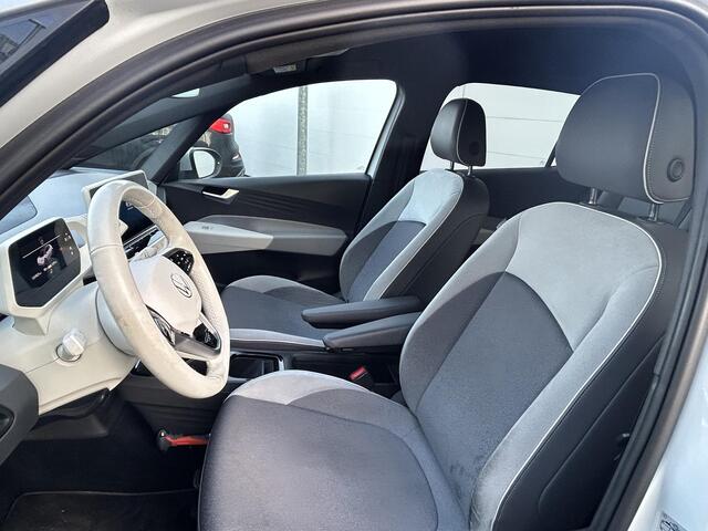 Volkswagen ID.3 First Plus 58 kWh | SoH 93% | Dealer Onderhouden | Winter Pack | Navi+Camera