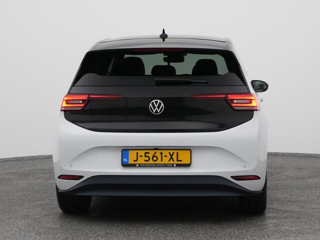 Volkswagen ID.3 First Plus 58 kWh | CAMERA | VULCANO LEDER | ADAPTIVE | STOEL- EN STUURVERW.