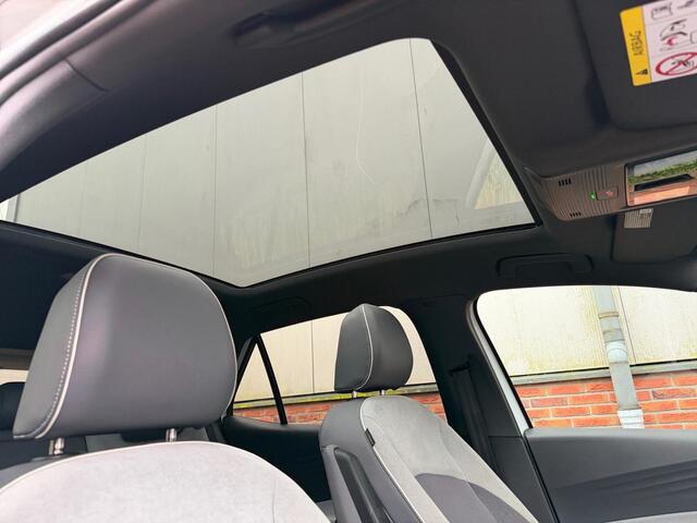 Volkswagen ID.3 First Max 204 PK 58 kWh ? Pano ? Massage ? Trekhaak
