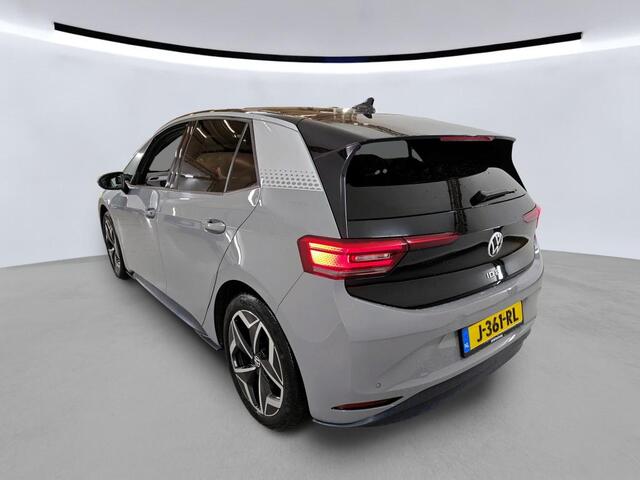 Volkswagen ID.3 First Plus 58 kWh / AUTOMAAT/ STOELVERWARMING/ NAVI/ CAMERA/ PARK. SENSOREN/ CLIMA/ CRUISE/ LED/ 19"LMV