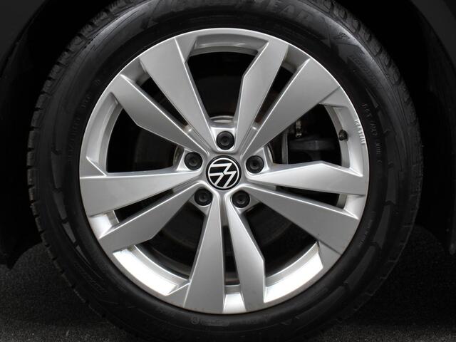 Volkswagen ID.3 First Plus 58 kWh | Navigatie | Apple Carplay/Android Auto | Camera | Parkeersensoren | Adaptive Cruise Control | Full LED Matrix | Stoel- en stuurverwarming | Lichtmetalen velgen | Climate Control