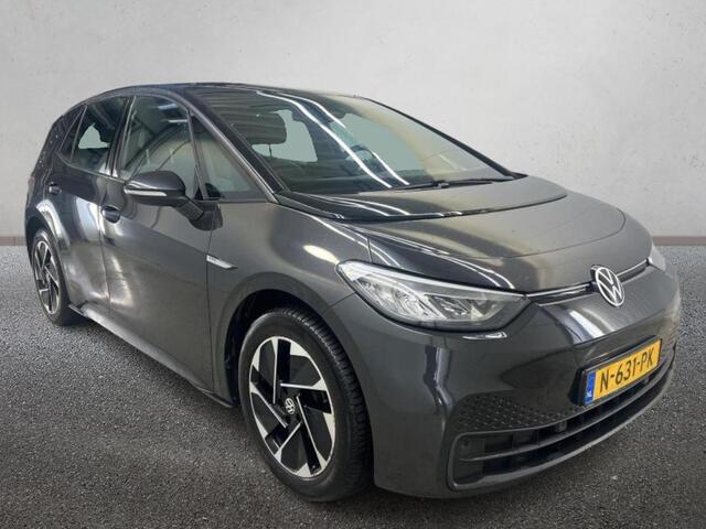 Volkswagen ID.3 Pro 58 kWh Navigatie Apple Carplay/Android Auto Parkeersensoren Adaptive Cruise Control Stoel- en stuurverwarming Lichtmetalen velgen Climate Control