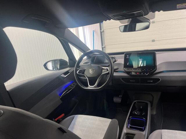 Volkswagen ID.3 Pro 58 kWh Navigatie Apple Carplay/Android Auto Parkeersensoren Adaptive Cruise Control Stoel- en stuurverwarming Lichtmetalen velgen Climate Control