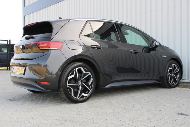 Volkswagen ID.3 First Plus 58 kWh | Incl. 12 maanden garantie | Adaptieve cruise control | Stoel/stuurverwarming | Climate control | Parkeercamera | DAB radio | Apple carplay/Android auto |
