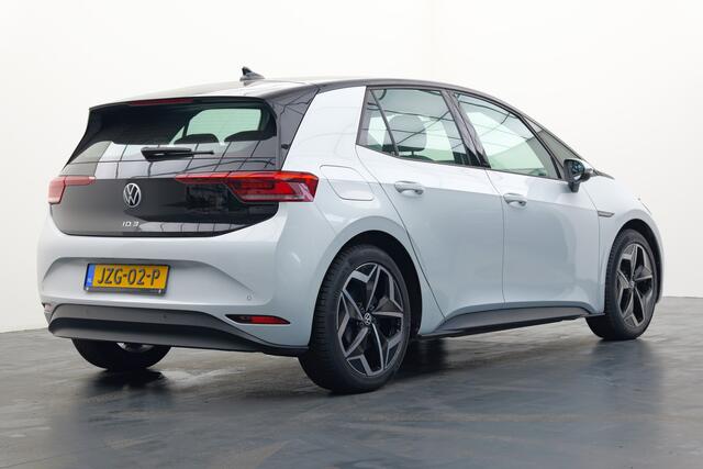 Volkswagen ID.3 Pure 45 kWh | 19" Licht metaal | 4x nieuwe all-season banden | Carplay