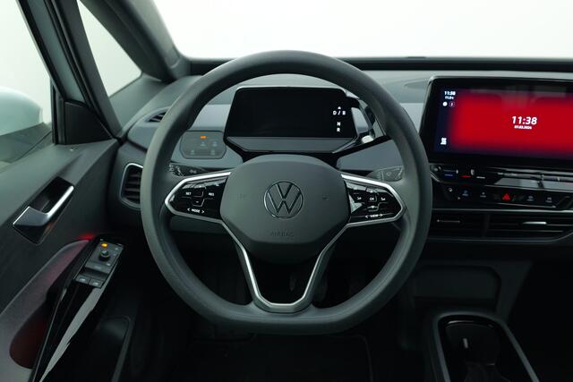 Volkswagen ID.3 Pure 45 kWh | 19" Licht metaal | 4x nieuwe all-season banden | Carplay