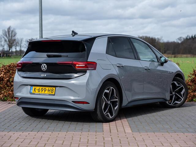 Volkswagen ID.3 First Plus 58 kWh Aut | ECC | Stoelverw | Camera's | Stuurverw | Sport pack 19" LM | CarPlay | Etc..