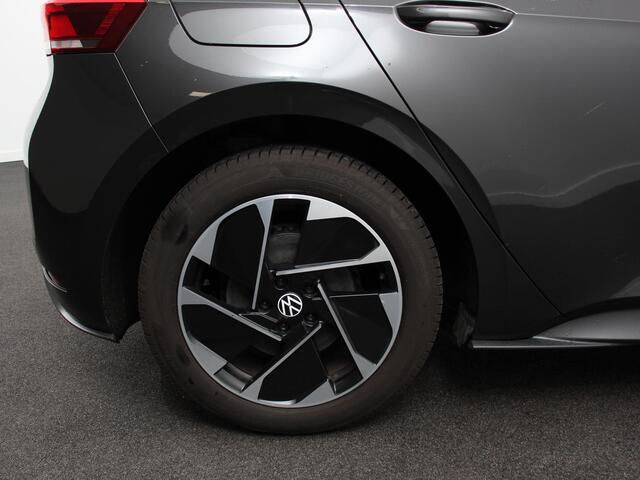 Volkswagen ID.3 Pro 58 kWh Navigatie Apple Carplay/Android Auto Parkeersensoren Adaptive Cruise Control Stoel- en stuurverwarming Full Led Climate Control