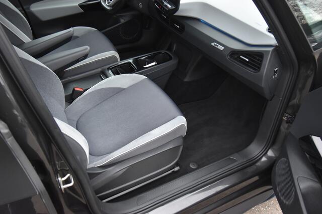 Volkswagen ID.3 First Plus 58 kWh ,ST+STUUR VERW , LED KOPL , NAVI , CR CONTR ,PDC V+A , LMV19 ,