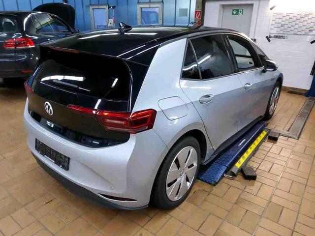 Volkswagen ID.3 Pro 58 kWh Warmtepomp | Panodak | Keyless | Camera | IQ Light Matrix LED | Getint Glas | Stoel&Stuurverwarming |