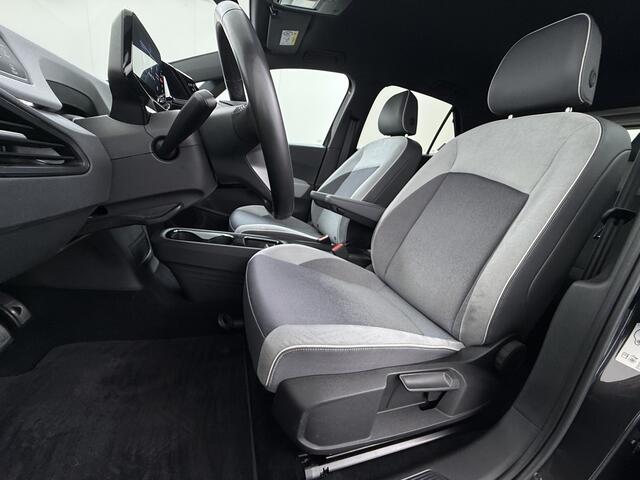 Volkswagen ID.3 First Plus 62kWh Navi-Pro Adap.Cruise Camera Matrix led 19" Ecc Apple Carplay Android Auto SOH 92% Stoel+Stuurverwarming Lmv Privacy Glas Keyless Rijstrooksensor Origineel Nederlandse Auto ¤ 44.000 nieuw!