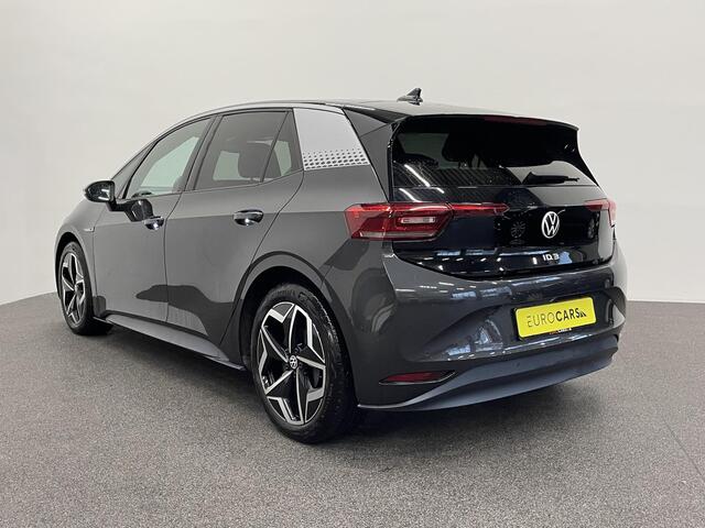 Volkswagen ID.3 First Plus 58 kWh Navigatie Apple Carplay/Android Auto Camera Parkeersensoren Adaptive Cruise Control Full LED Matrix Stoel- en stuurverwarming Lichtmetalen velgen Climate Control