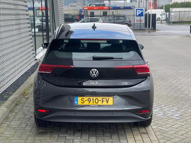 Volkswagen ID.3 Pure 45 kWh 150PK / App Connect / Parkeersensoren V+A / 18'' LMV / VW
